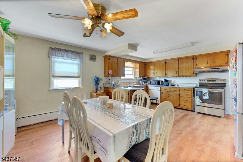 316 Sanford Ave Property Photo 17