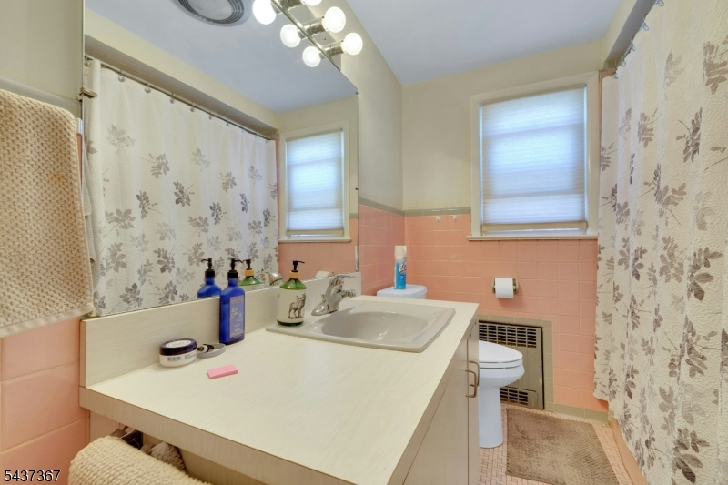 316 Sanford Ave Property Photo 21