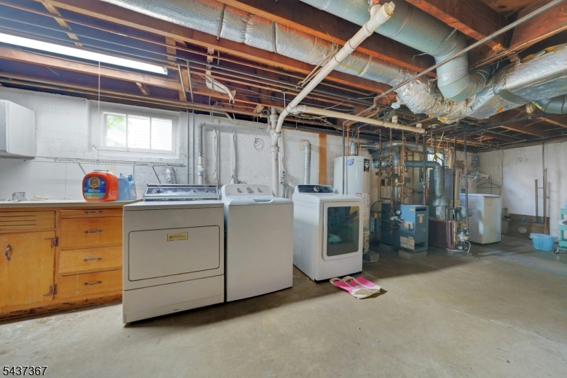 316 Sanford Ave Property Photo 26