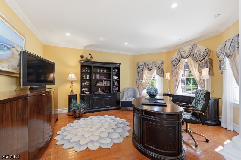 156 Boulevard Property Photo 6