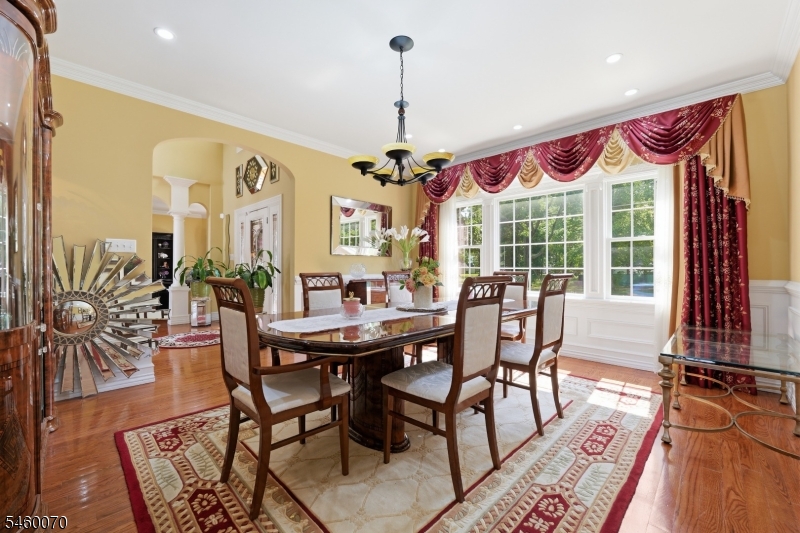 156 Boulevard Property Photo 7