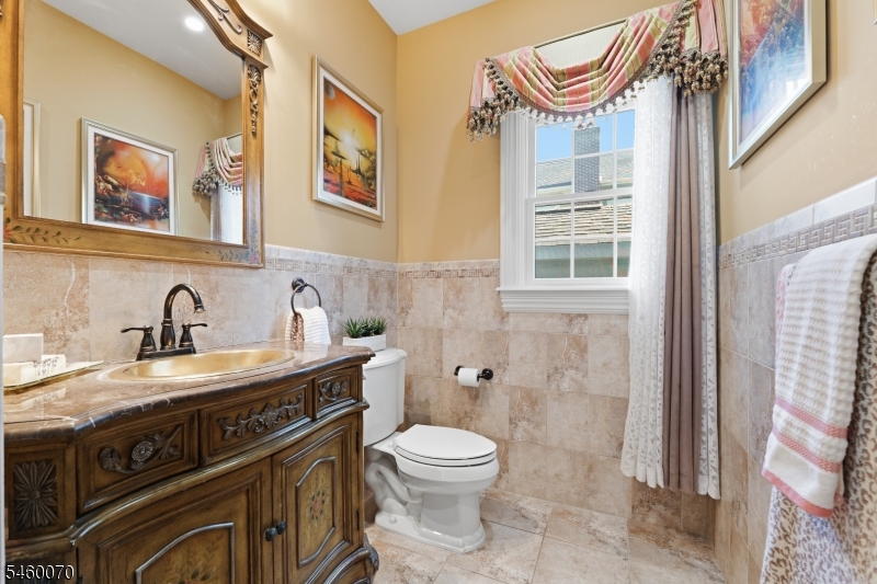 156 Boulevard Property Photo 8