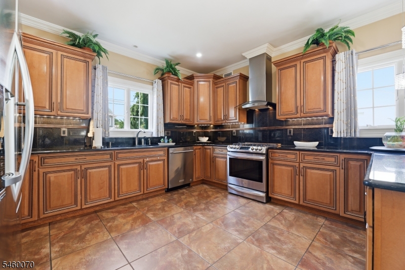 156 Boulevard Property Photo 12
