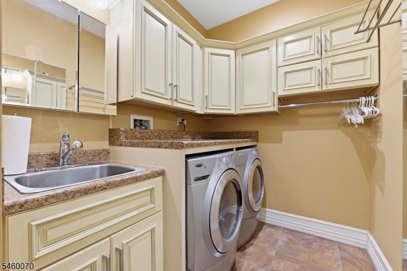 156 Boulevard Property Photo 15