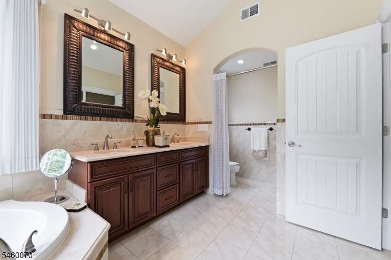 156 Boulevard Property Photo 20