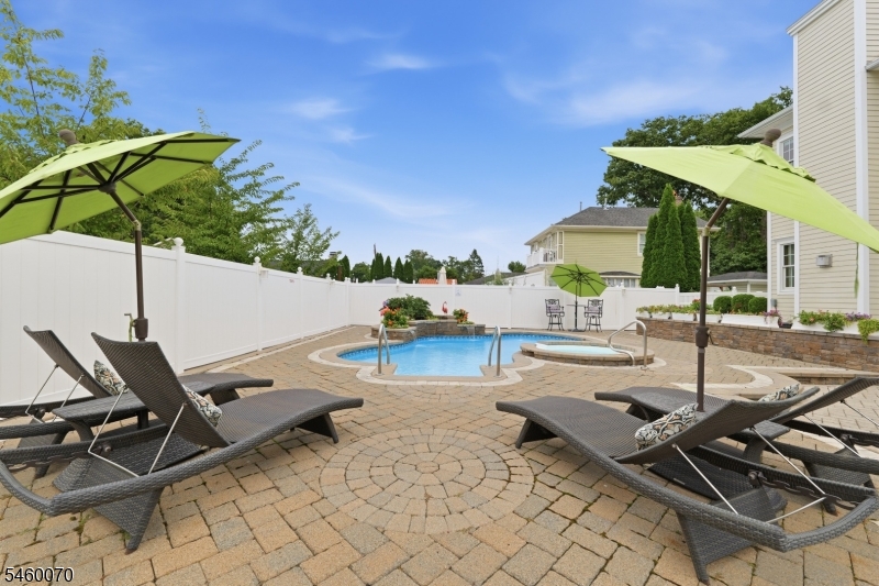 156 Boulevard Property Photo 31