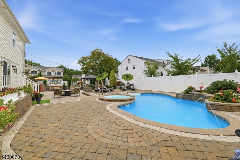 156 Boulevard Property Photo 33