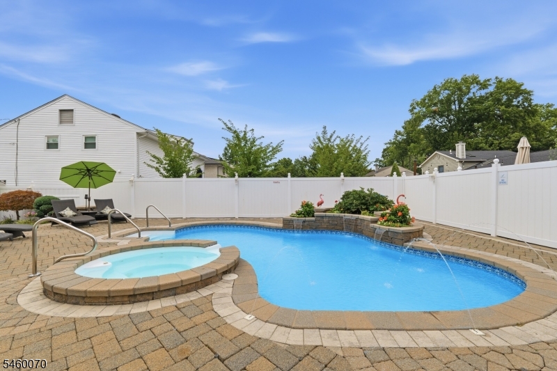 156 Boulevard Property Photo 34