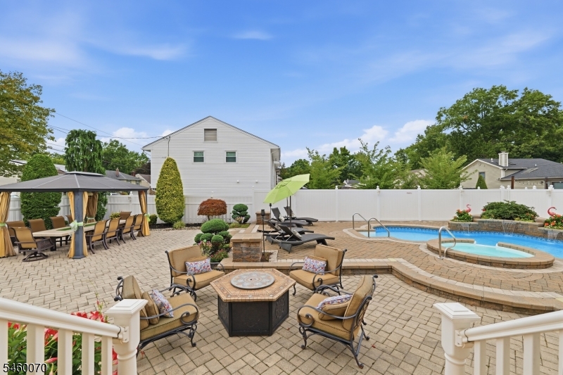 156 Boulevard Property Photo 36