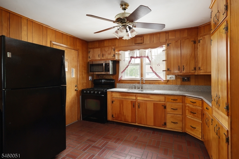 414 S Madison Ave Property Photo 15