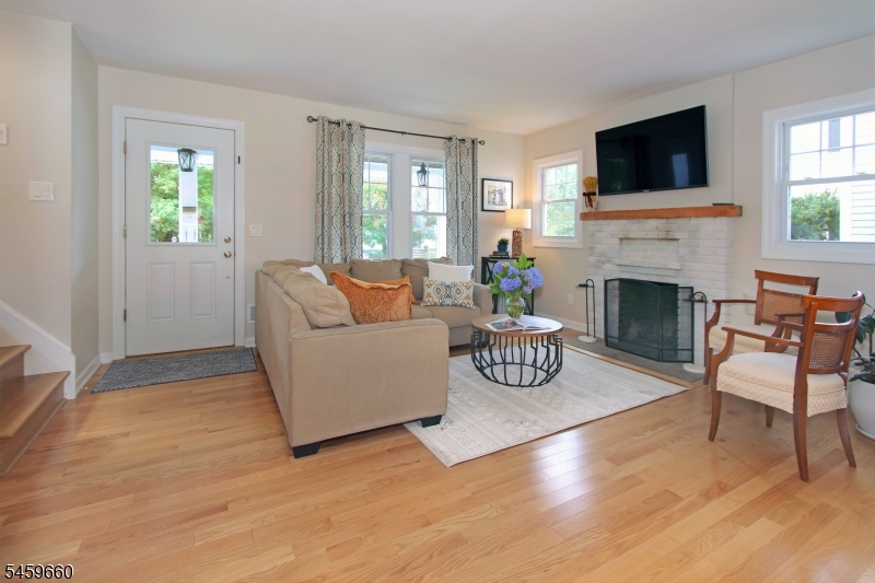 35 Essex Ave Property Photo 15