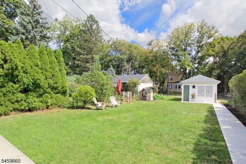 35 Essex Ave Property Photo 46