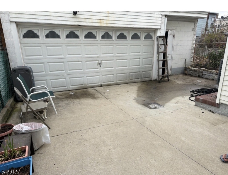 228 Elm St Property Photo 2