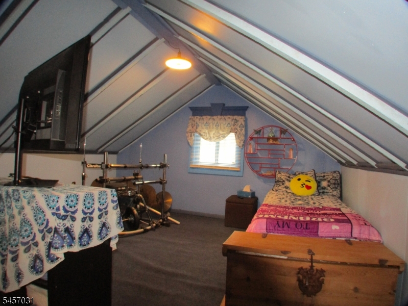 166 Fairview Ave Property Photo 11