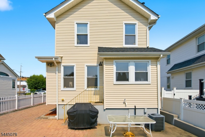 142 Morgan Pl Property Photo 13