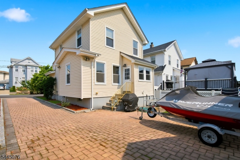 142 Morgan Pl Property Photo 14