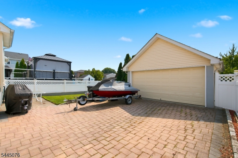 142 Morgan Pl Property Photo 15