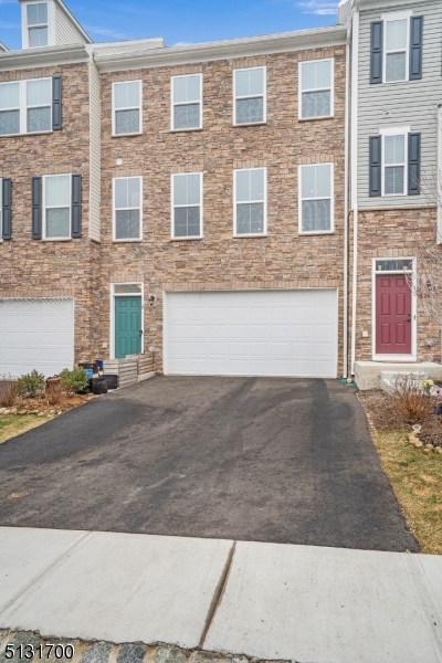 8 Swackhammer Way Property Photo 2