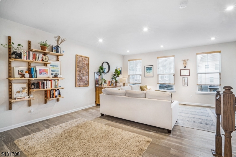 8 Swackhammer Way Property Photo 6