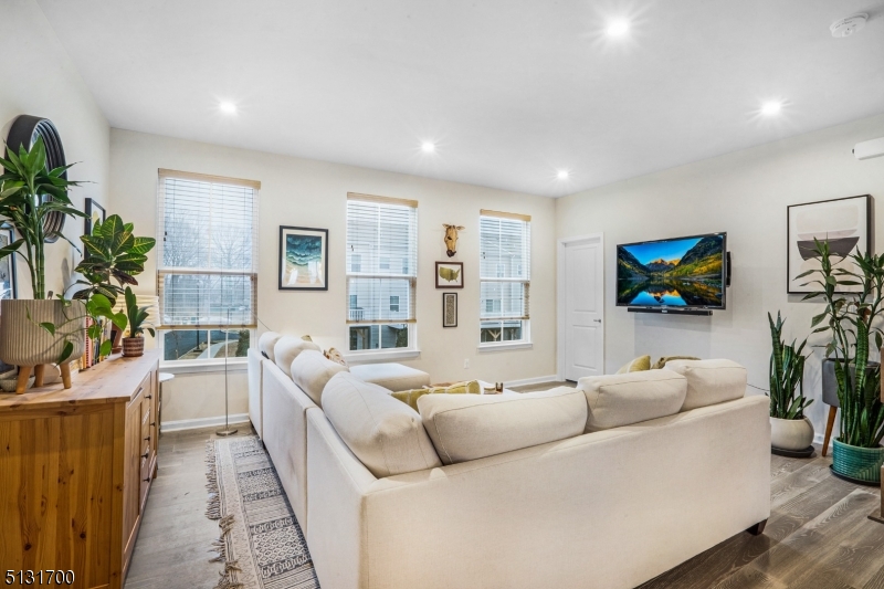 8 Swackhammer Way Property Photo 7