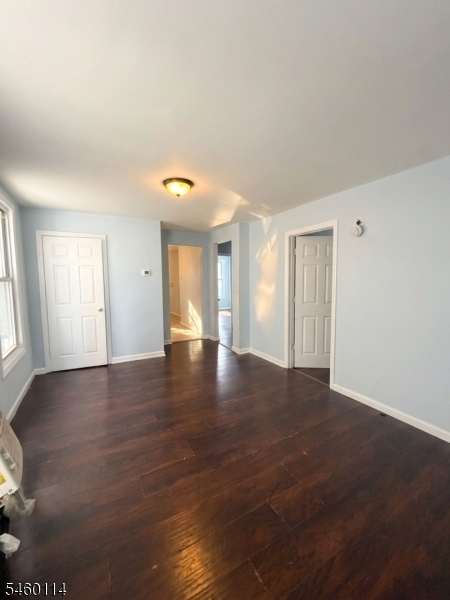 1060 Bond St 1 Property Photo 3
