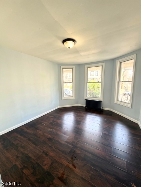 1060 Bond St 1 Property Photo 6