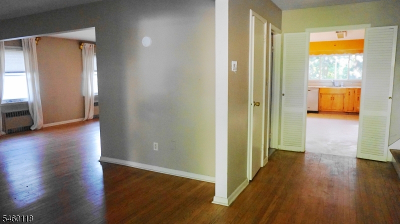 8 Mountain Way S Property Photo 3