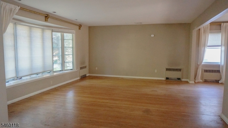 8 Mountain Way S Property Photo 4
