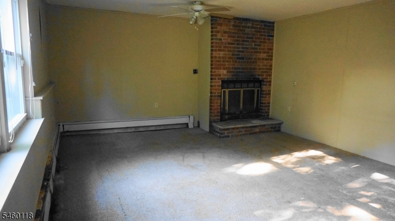 8 Mountain Way S Property Photo 13