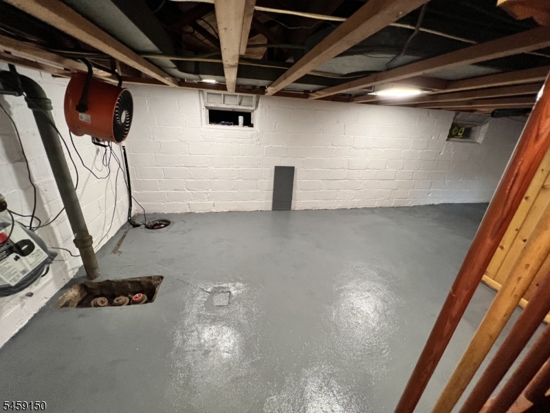 60 Commercial Ave A Property Photo 12
