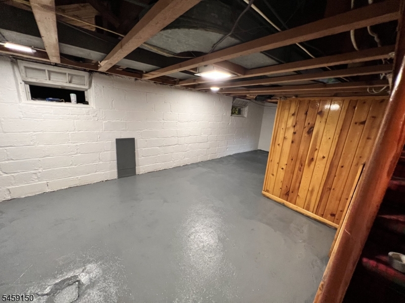 60 Commercial Ave A Property Photo 13