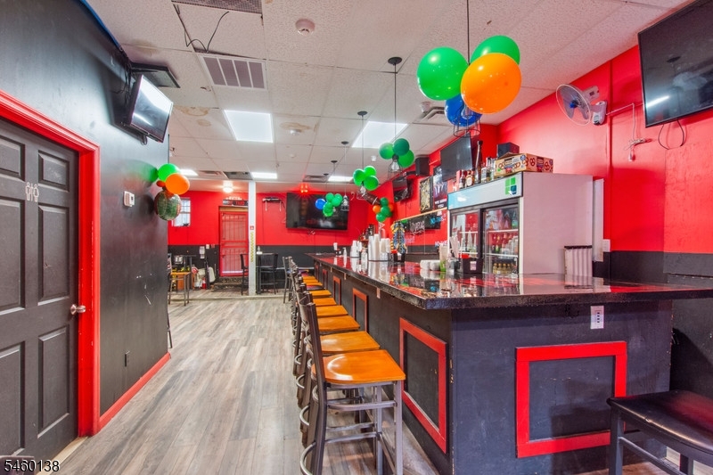 587 S Orange Ave Property Photo 17