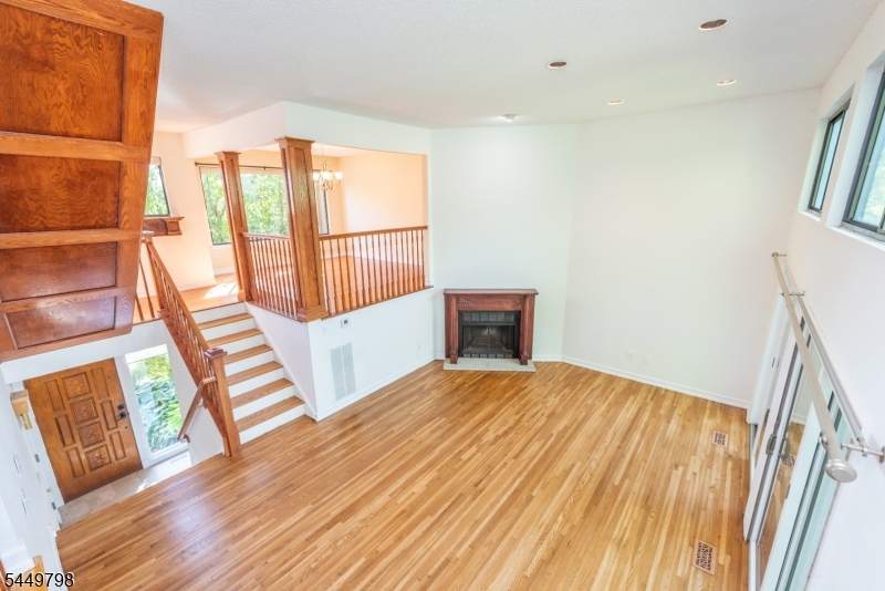 5 Cedar Ln Property Photo 5