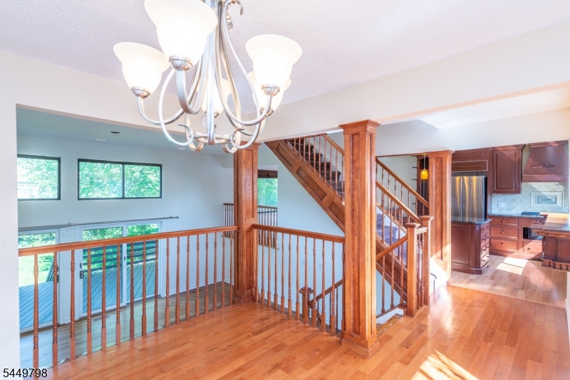 5 Cedar Ln Property Photo 8
