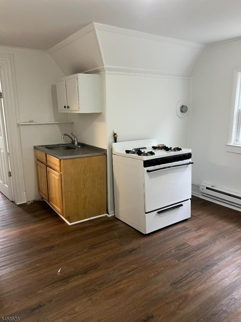 12 Quincy St Property Photo 8
