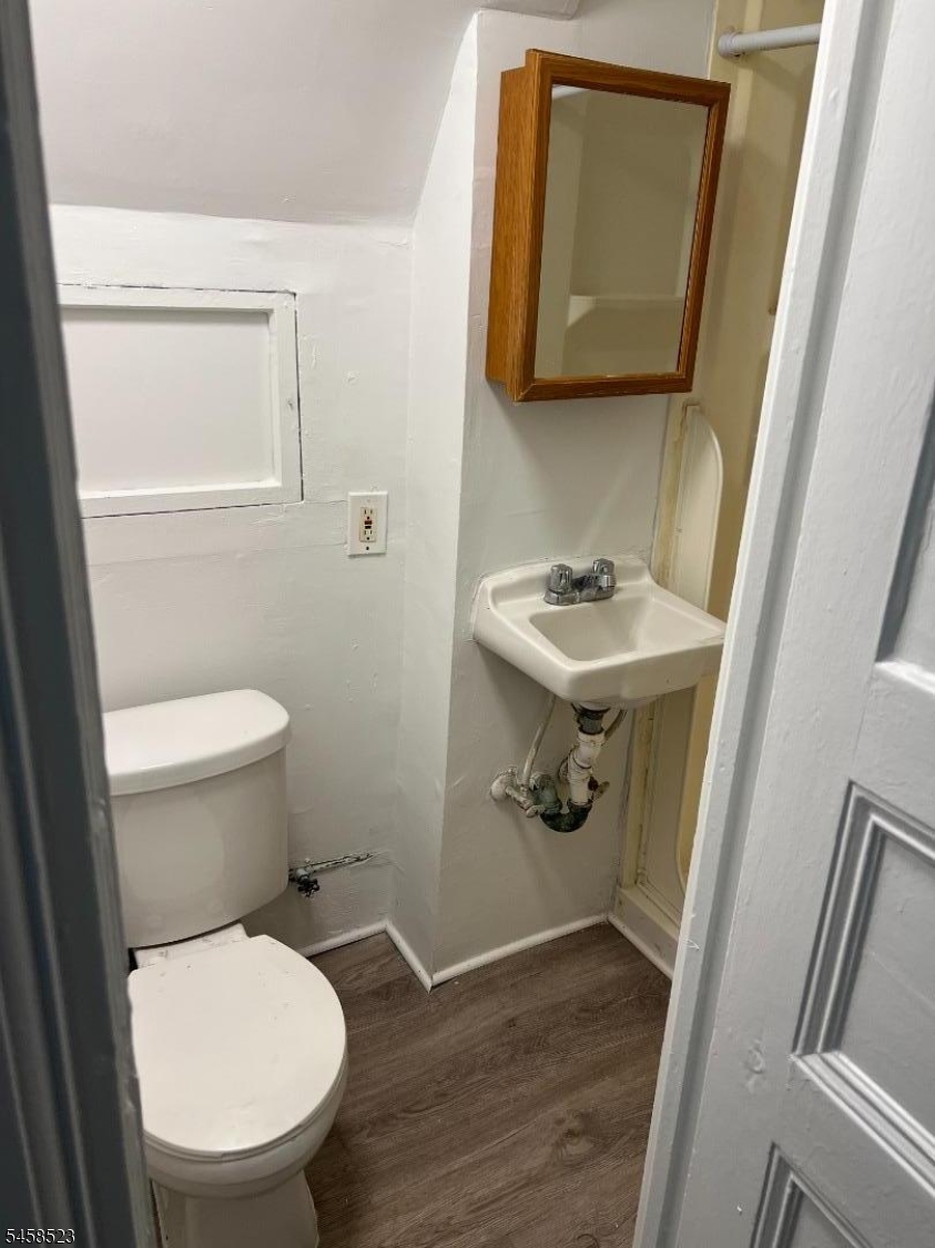 12 Quincy St Property Photo 9
