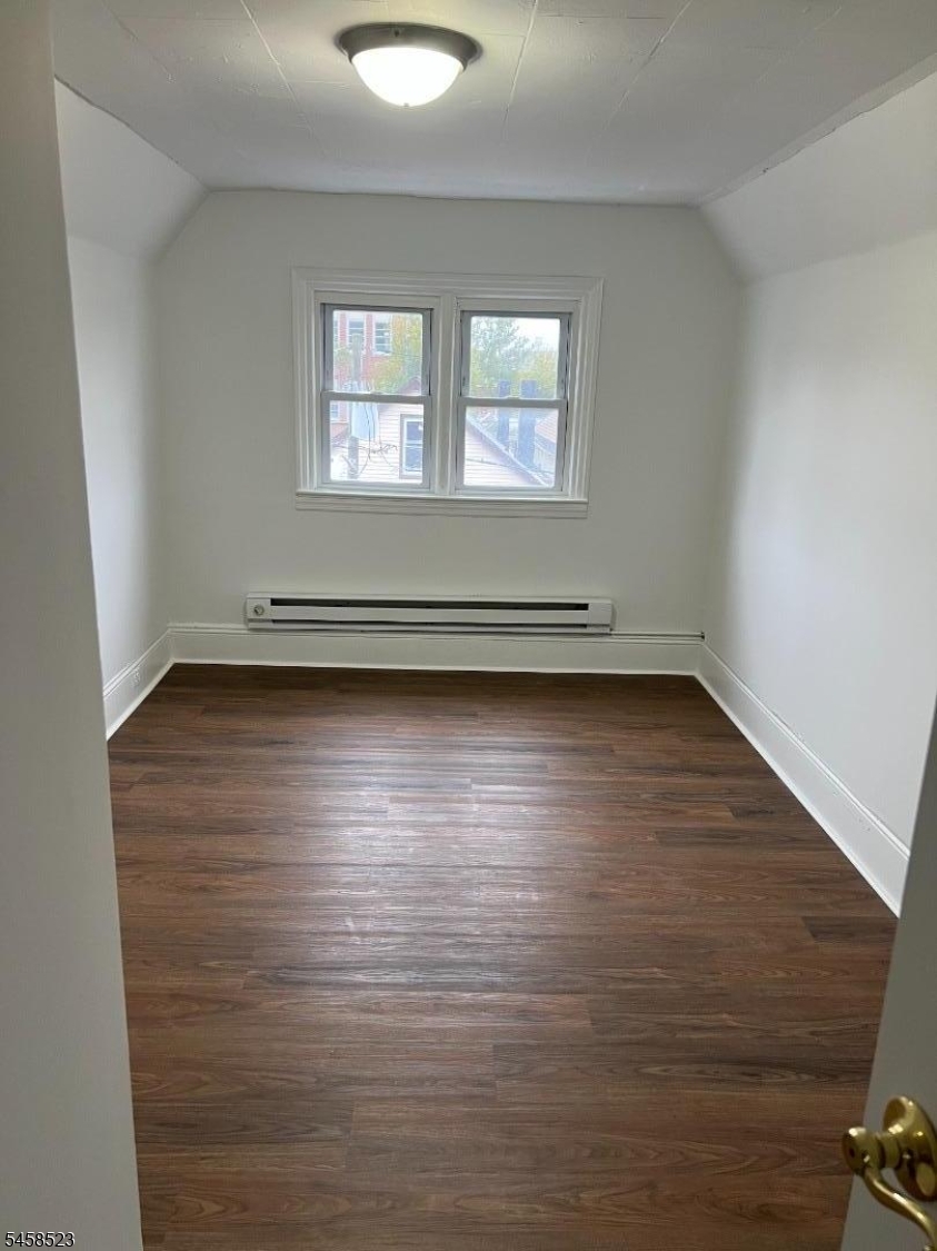 12 Quincy St Property Photo 11