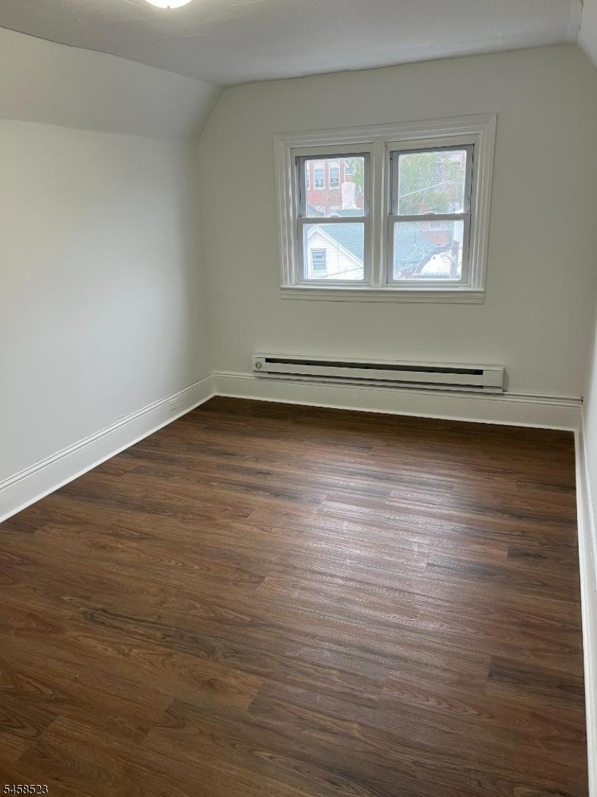 12 Quincy St Property Photo 13