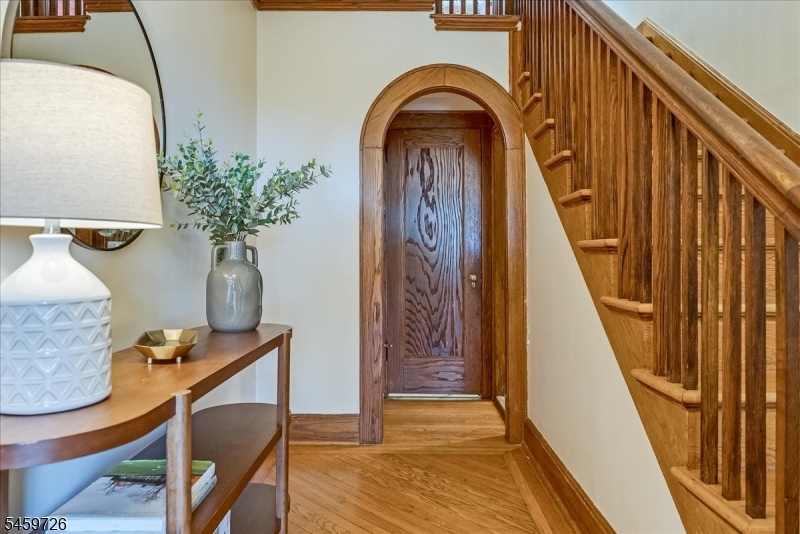 52 Warfield St Property Photo 4