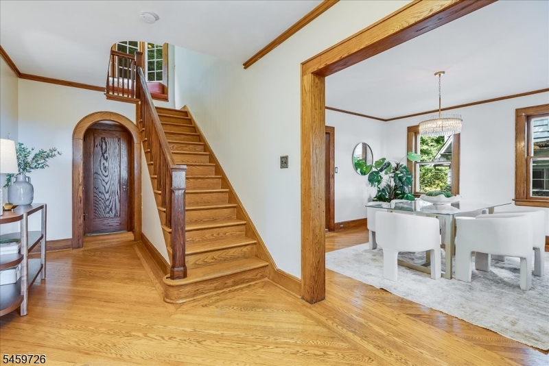 52 Warfield St Property Photo 5