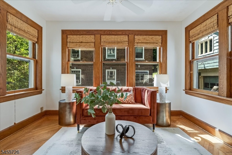52 Warfield St Property Photo 10