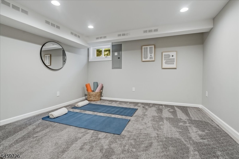52 Warfield St Property Photo 34