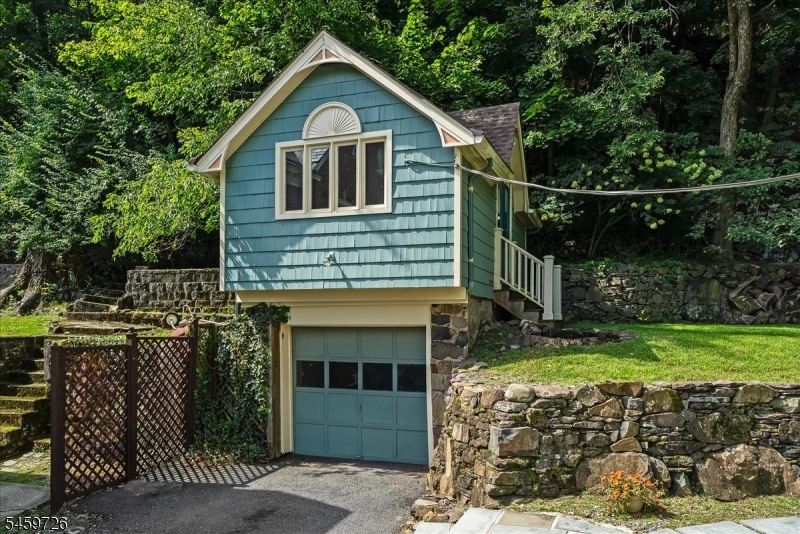 52 Warfield St Property Photo 38