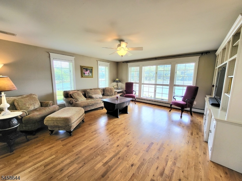 61 Race St Property Photo 12