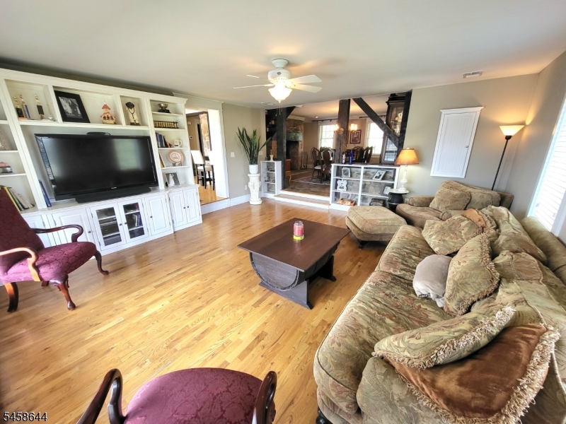 61 Race St Property Photo 13