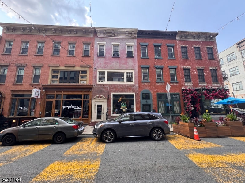 45 Halsey St Property Photo 2