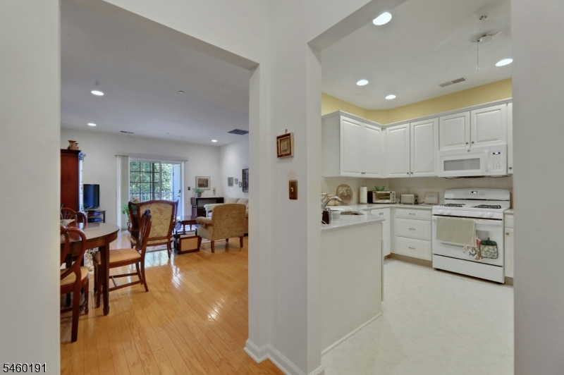 100 Ridgewood Rd 215 Property Photo 14