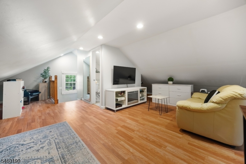 18 Chestnut St Property Photo 25