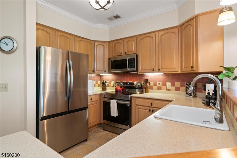 7 Maple Cres Unit 12 12 Property Photo 17