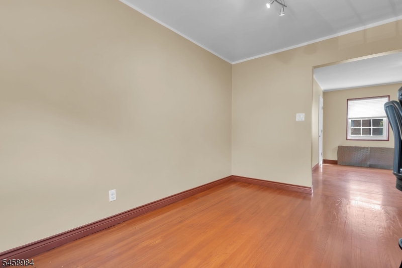 16 W Roselle Ave B Property Photo 8